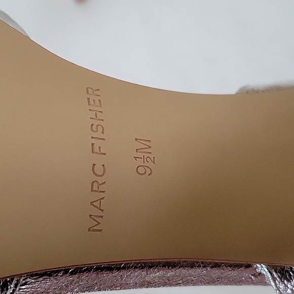 NEW Marc Fisher Brodie Silver Bow Ankle Strap Heel Size 9.5 - Picture 13 of 15